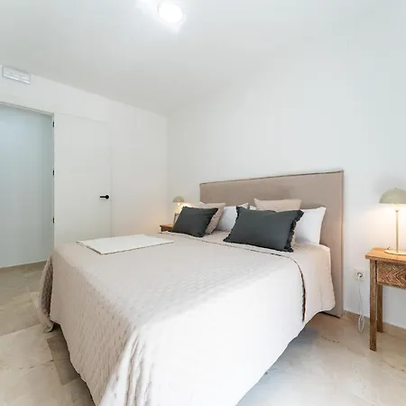 With Pool In The Heart Of Apartamento Marbella