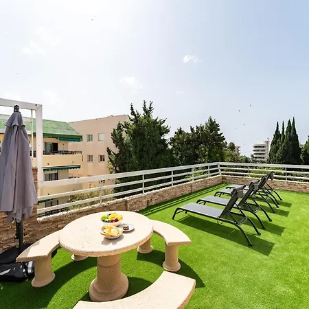 Lejlighed With Pool In The Heart Of