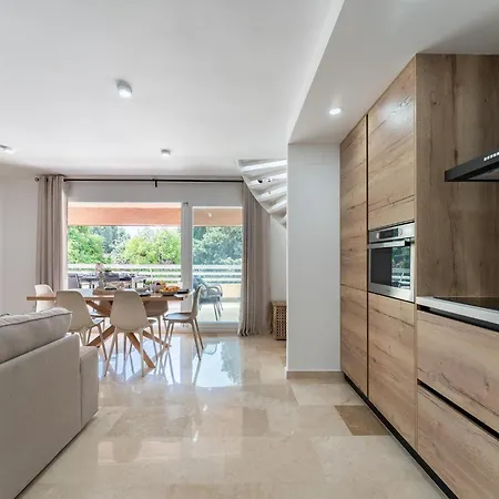 Appartement With Pool In The Heart Of Marbellac