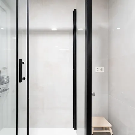 With Pool In The Heart Of Appartement