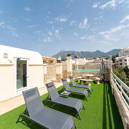 Apartment With Pool In The Heart Of *