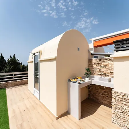 דירה With Pool In The Heart Of *