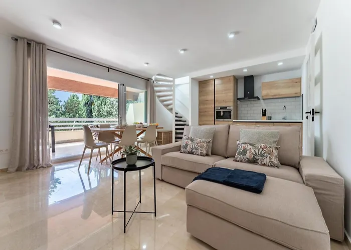 With Pool In The Heart Of * ماربيا