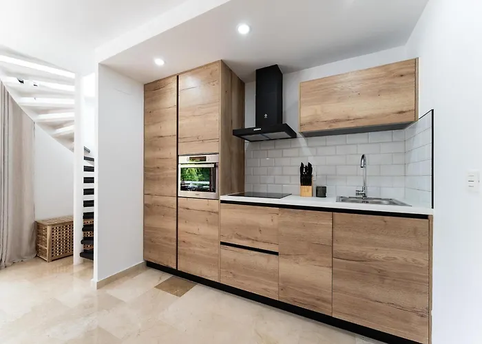 شقة With Pool In The Heart Of