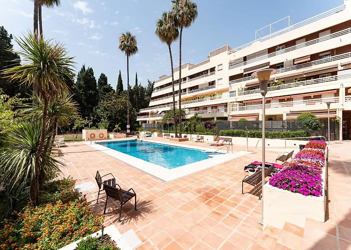 With Pool In The Heart Of ماربيا