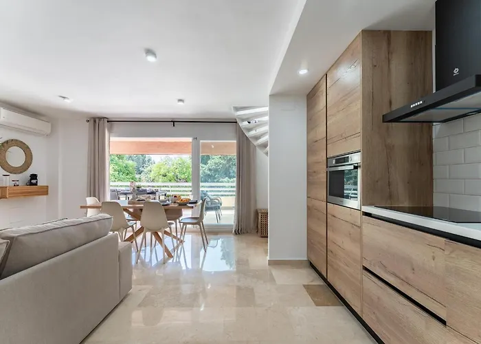 شقة With Pool In The Heart Of ماربيا