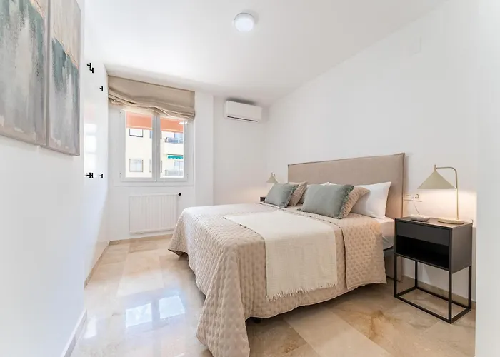 With Pool In The Heart Of شقة ماربيا