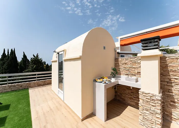 דירה With Pool In The Heart Of *