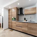 Apartment With Pool In The Heart Of